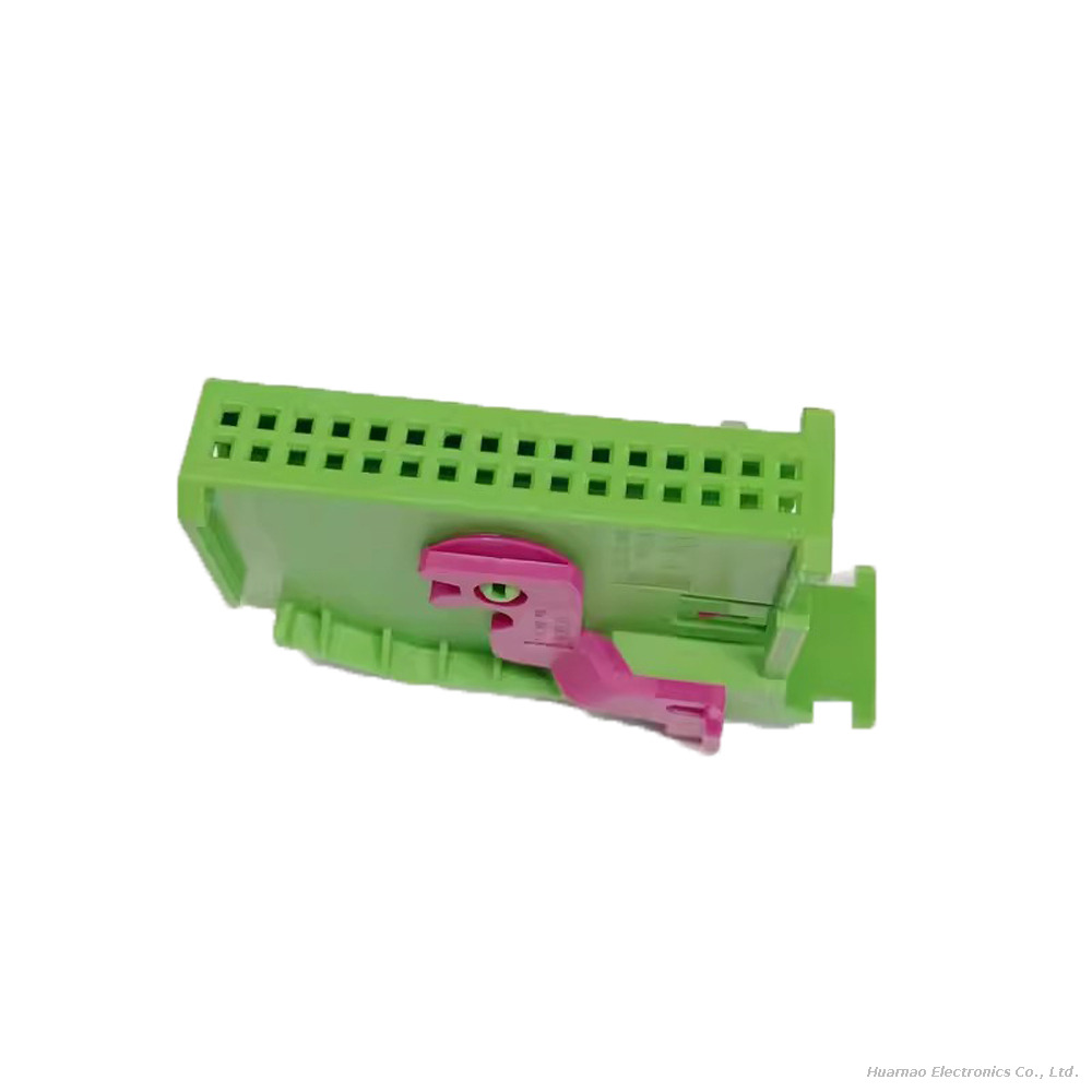 TE 1719057-1 Plastic Shell And Sheath For Automotive Wiring Harness Connector Plug